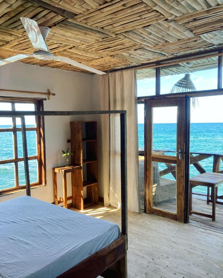 Soul Rebel Lodge & Backpackers Nkhata Bay Ngoại thất bức ảnh