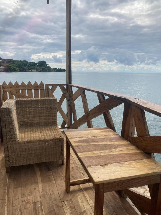 Soul Rebel Lodge & Backpackers Nkhata Bay Ngoại thất bức ảnh